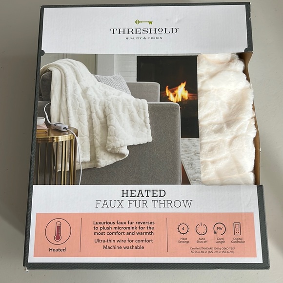 Threshold Bedding Threshold Heated Faux Fur Throw Off White New In